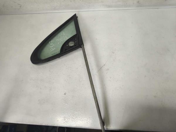 VITRE AVANT GAUCHE PEUGEOT 3-PORTE - Vue 1